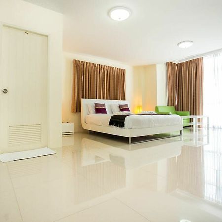 Family Guesthouse Rawai Екстериор снимка